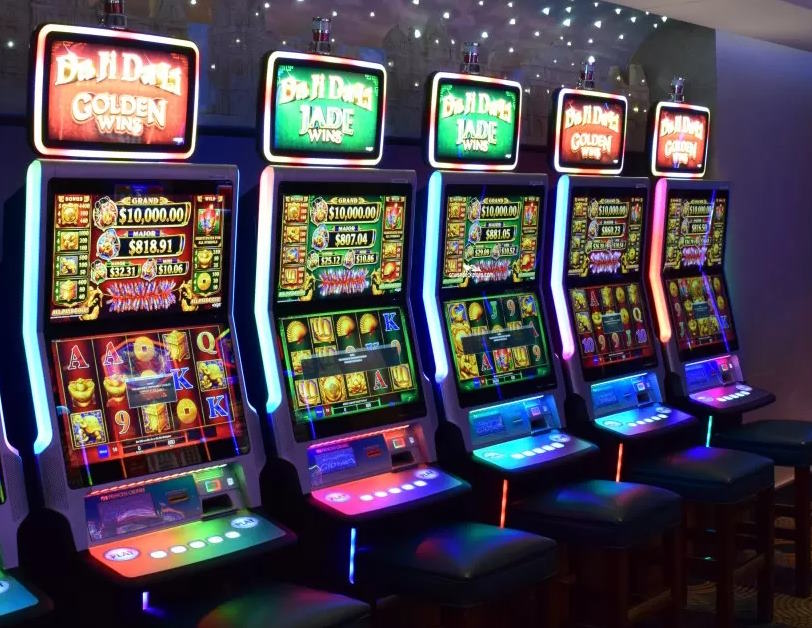 Island Princess Cruise Ship: Pokies, Games & Casino Info